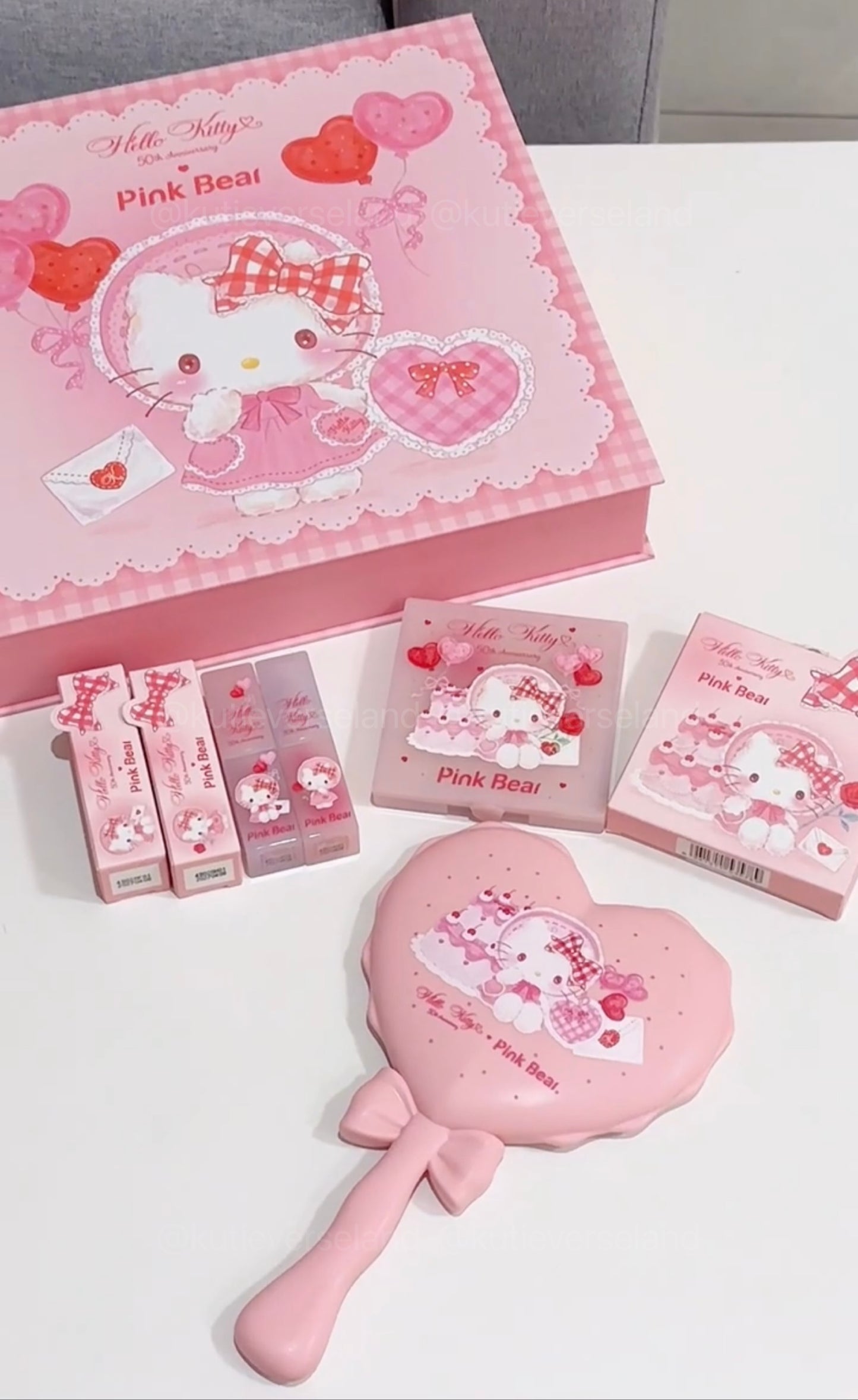 [Edición limitada] Lindo juego de regalo de espejo de mano con forma de corazón con paleta de labios de oso rosa y gatito de dibujos animados