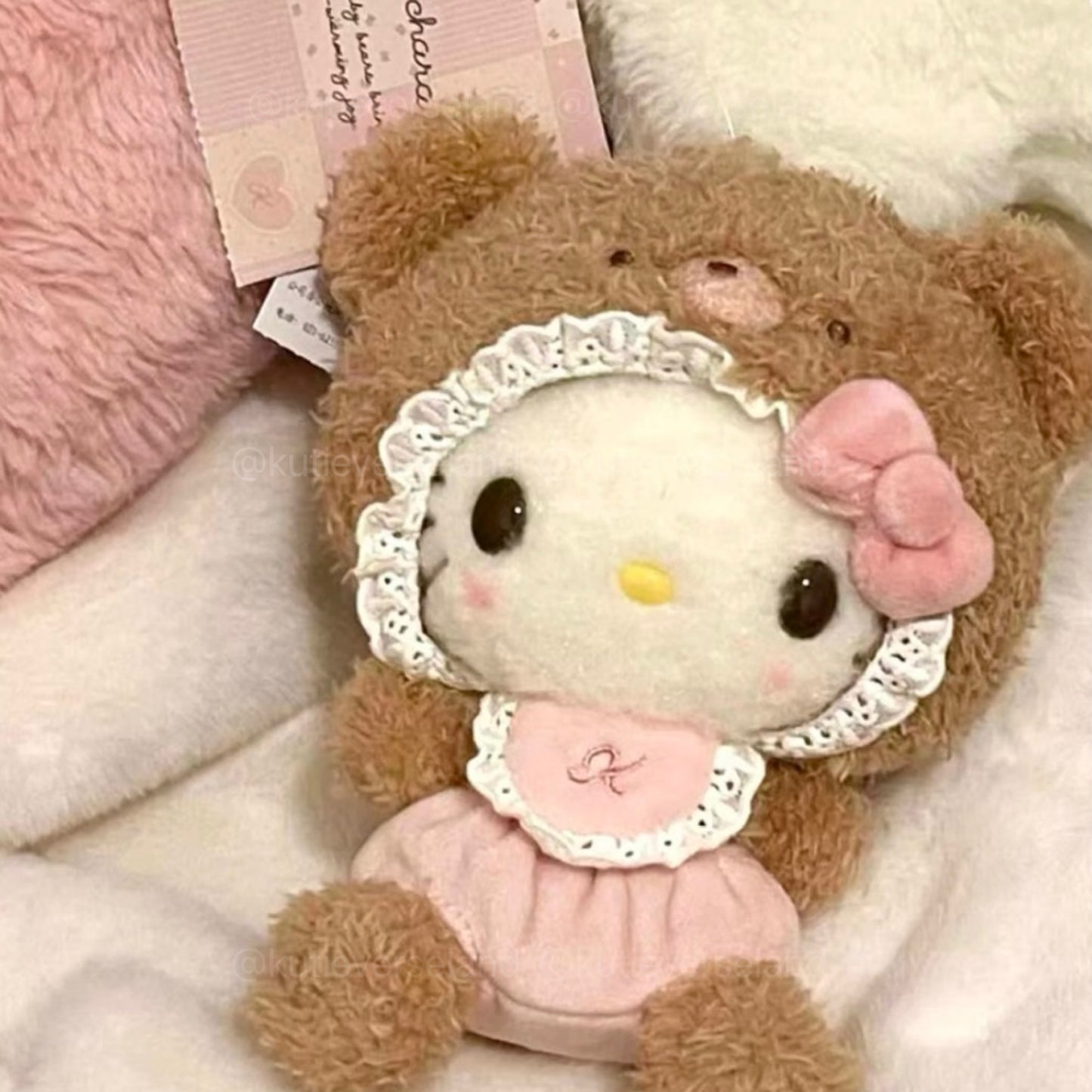 Porte-clés fait main en peluche avec tenue florale KTY en forme de princesse coquette de dessin animé mignon