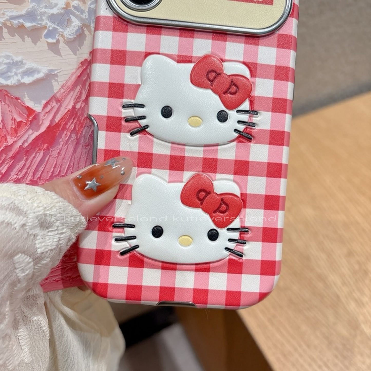 Coque iPhone KTY à motif de chat à carreaux rouges et blancs mignons