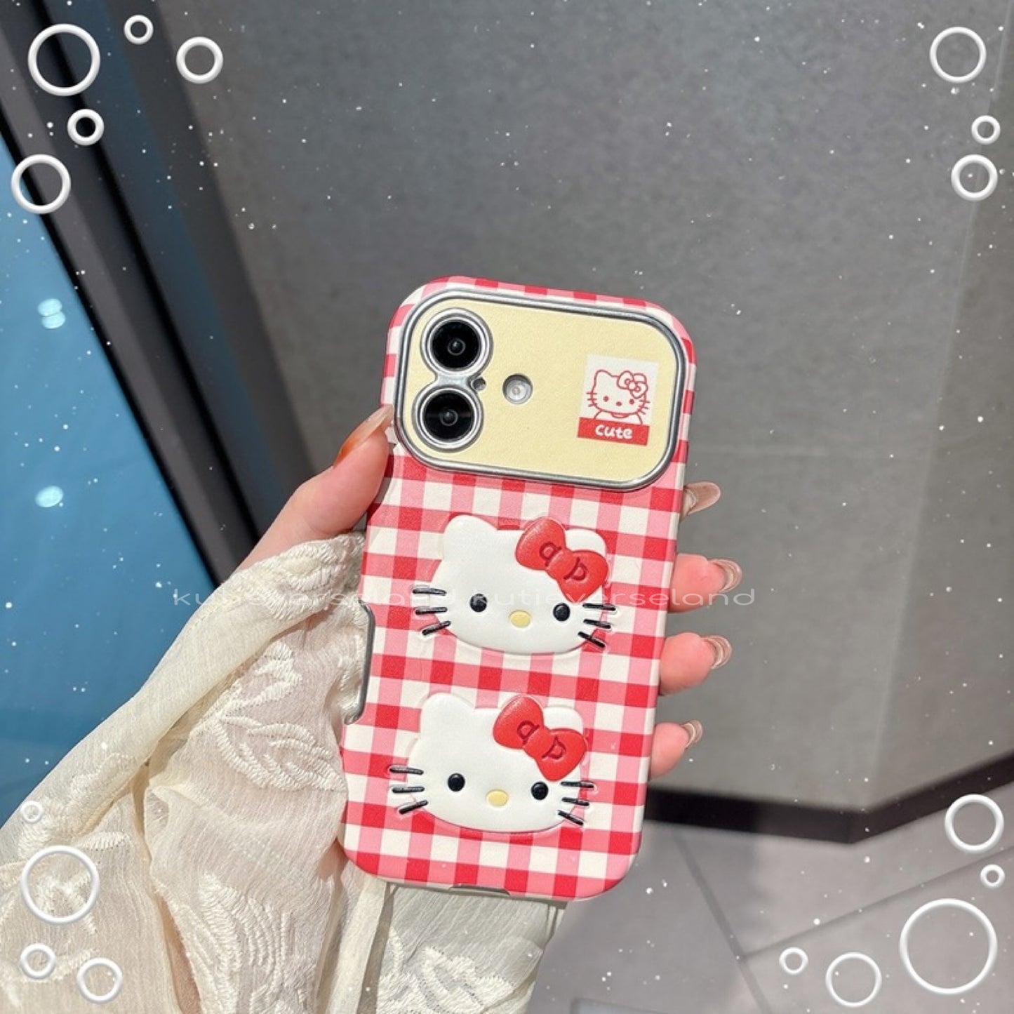 Coque iPhone KTY à motif de chat à carreaux rouges et blancs mignons