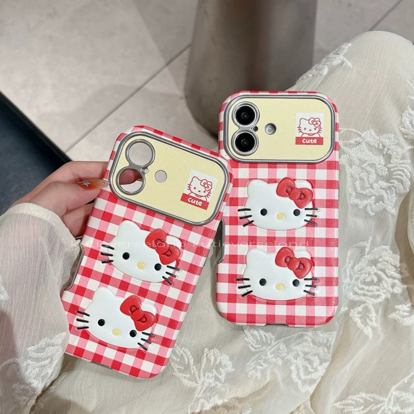 Coque iPhone KTY à motif de chat à carreaux rouges et blancs mignons