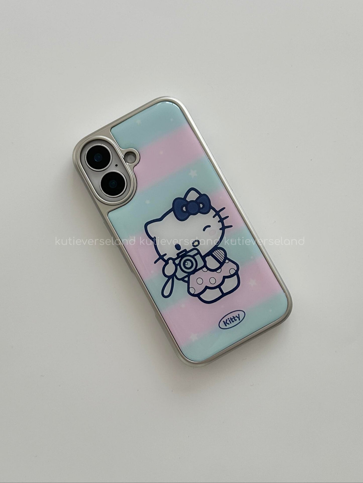 Coque iPhone KTY avec motif de chat clin d'œil et étoiles de dessin animé mignon avec appareil photo et rayures roses et bleues