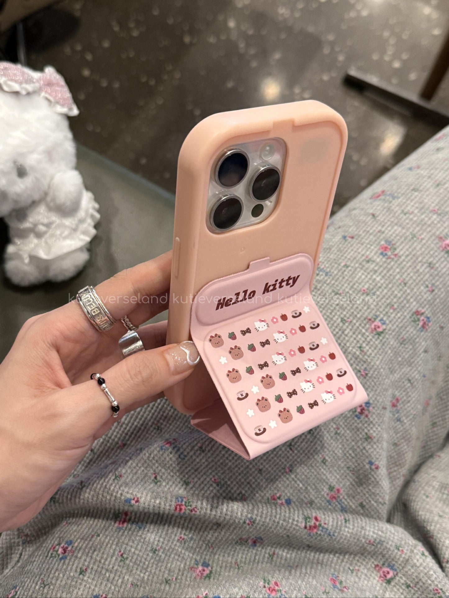 Étui à rabat pour iPhone avec mini chat et ours en peluche KTY, motif dessin animé mignon, fraises et fleurs